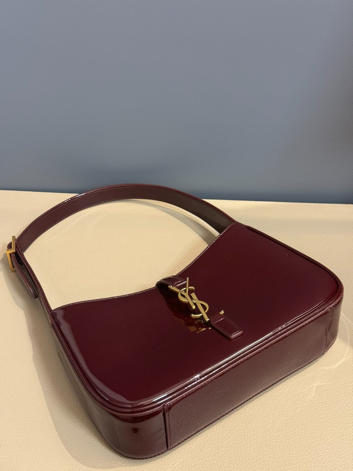 001 60123174 size 25x14x6cm
