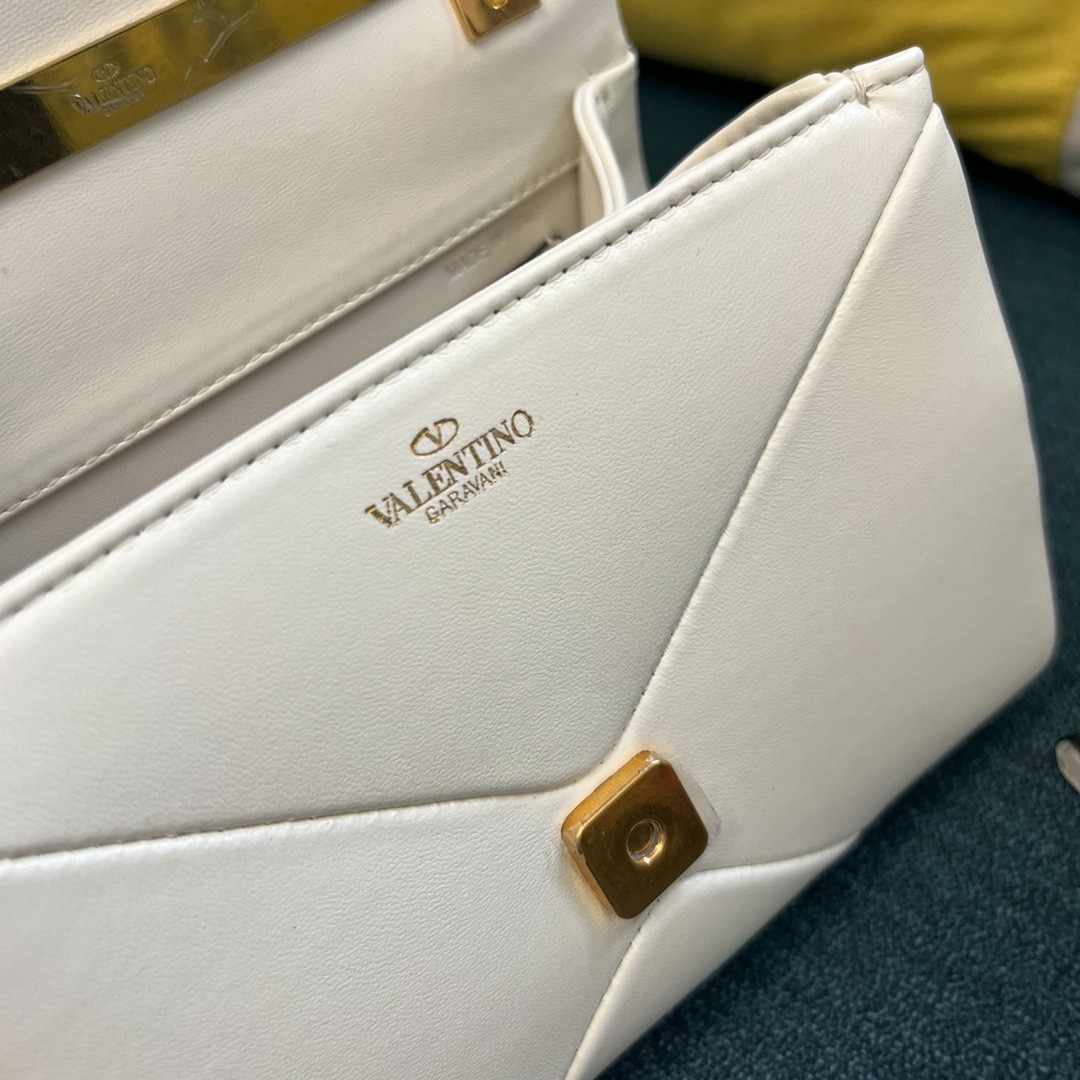 053 66123209 size 20x13x8.5cm