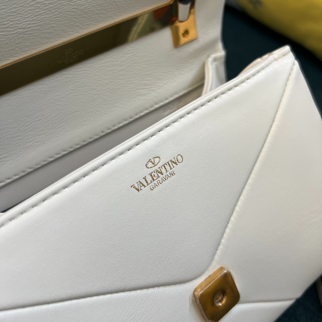 051 66123209 size 20x13x8.5cm