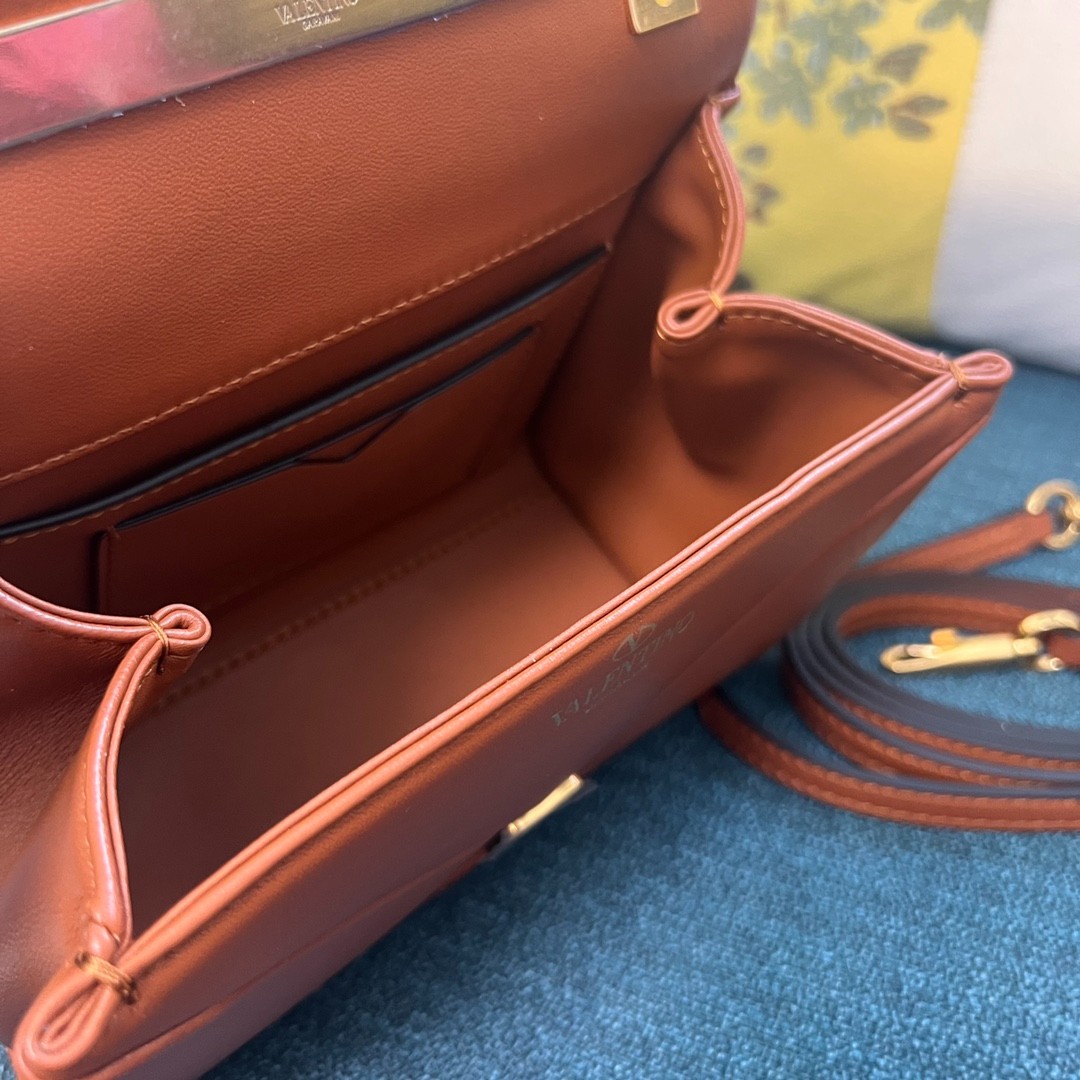 049 66123209 size 20x13x8.5cm