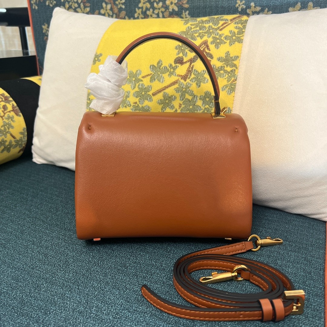 049 66123209 size 20x13x8.5cm