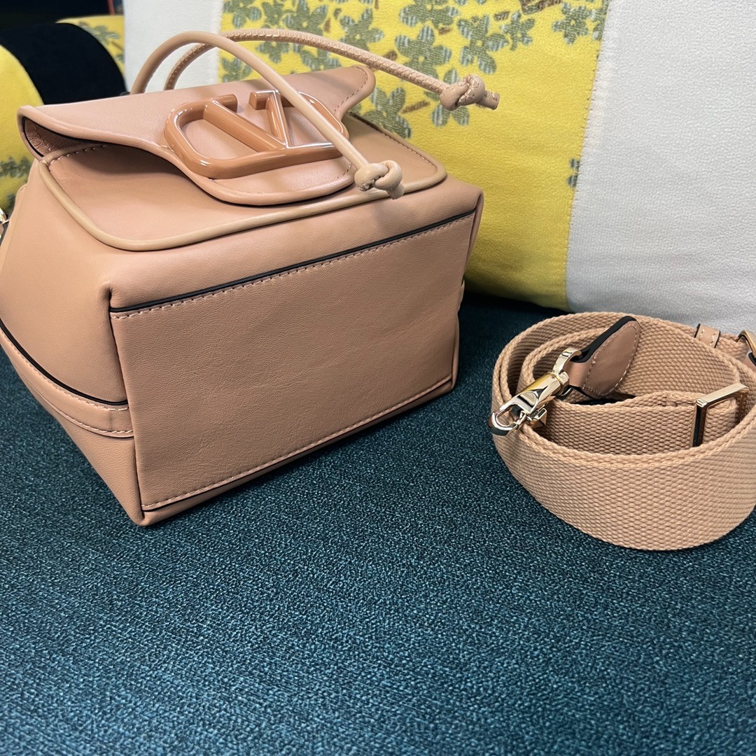 040 72123214 size 16x19x11cm