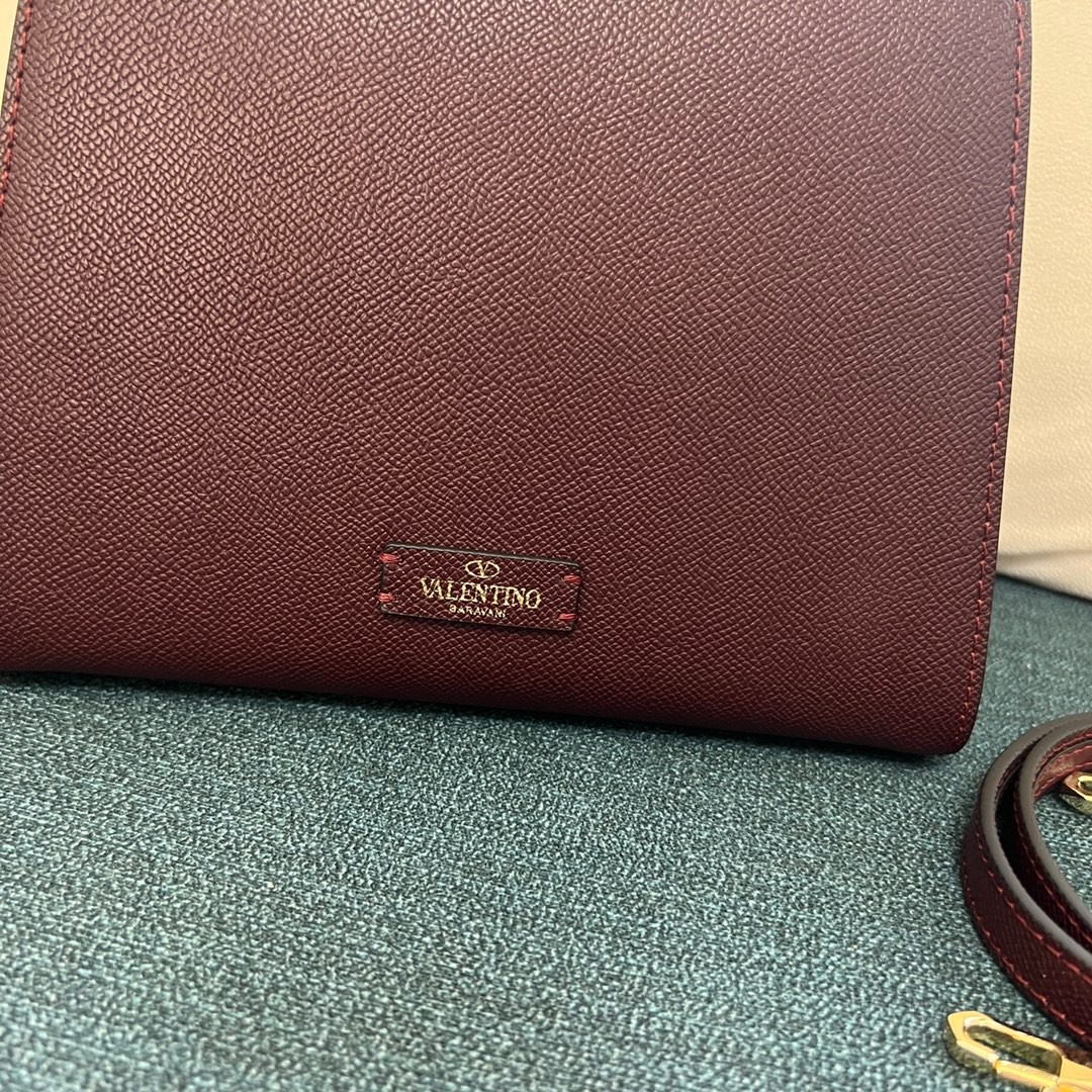 037 68123192 size 22x17x9cm