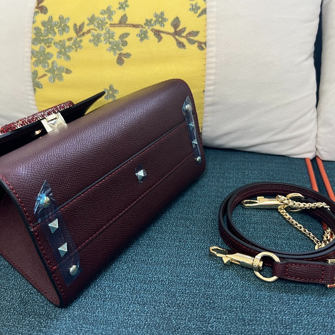 037 68123192 size 22x17x9cm