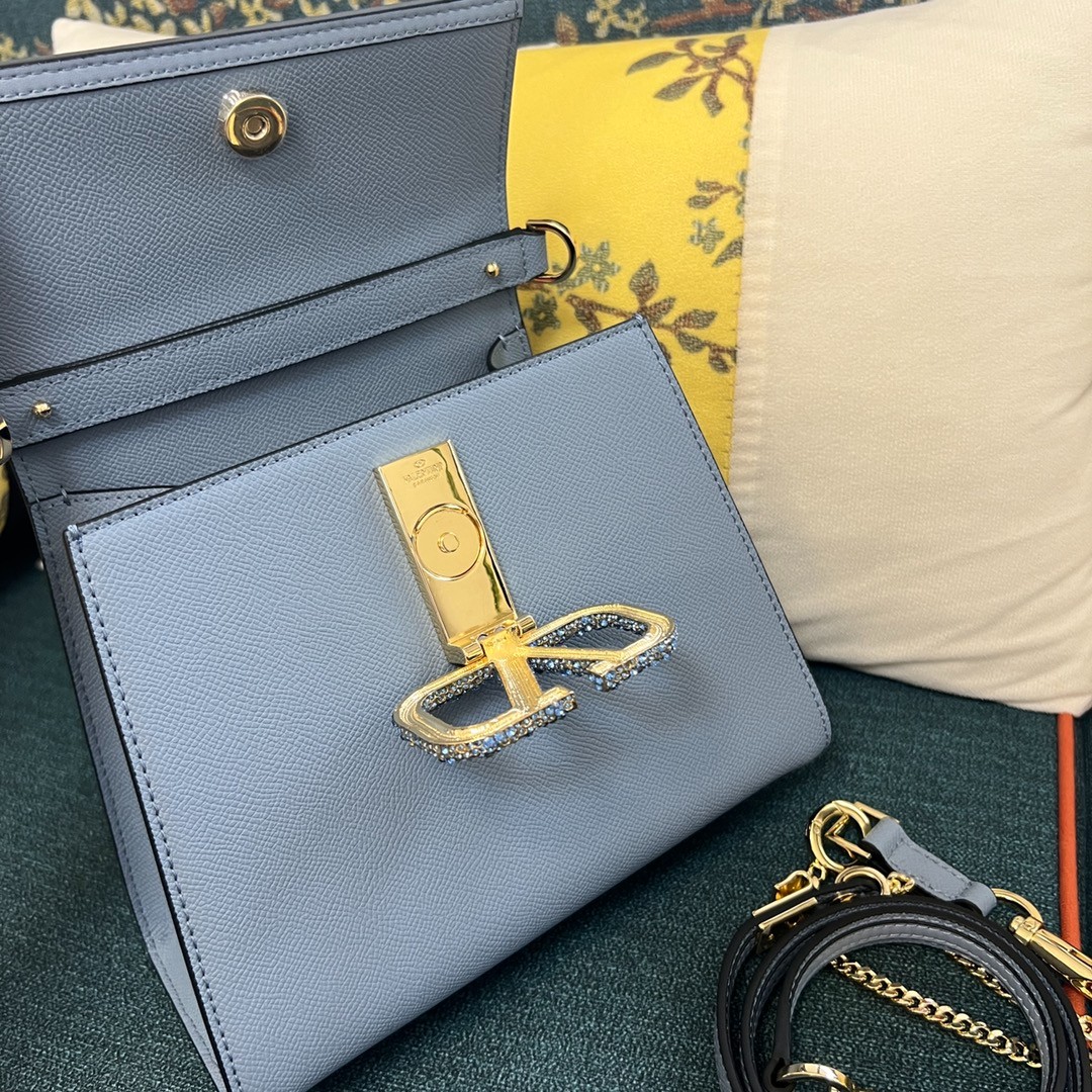 036 68123192 size 22x17x9cm