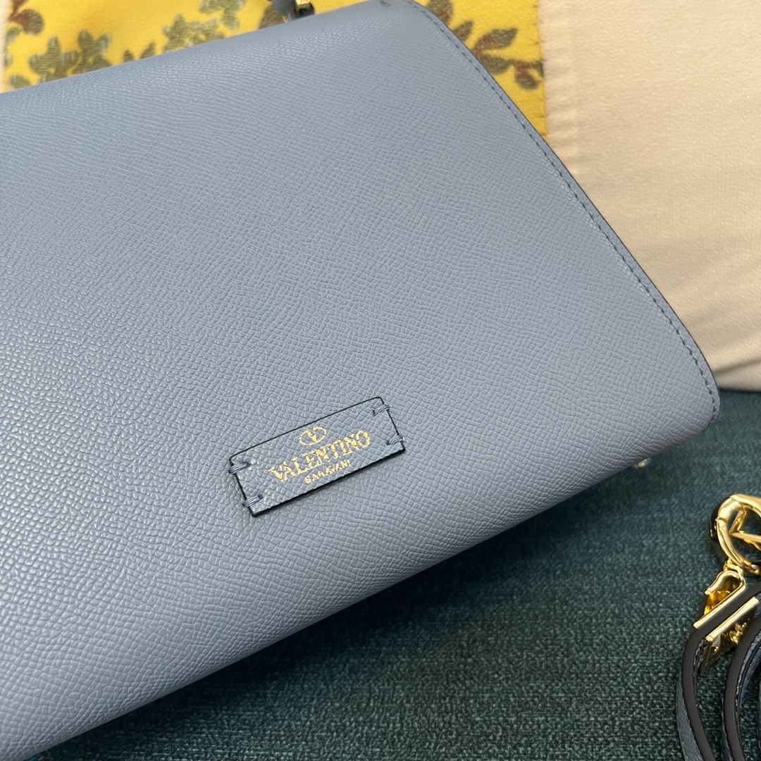 036 68123192 size 22x17x9cm