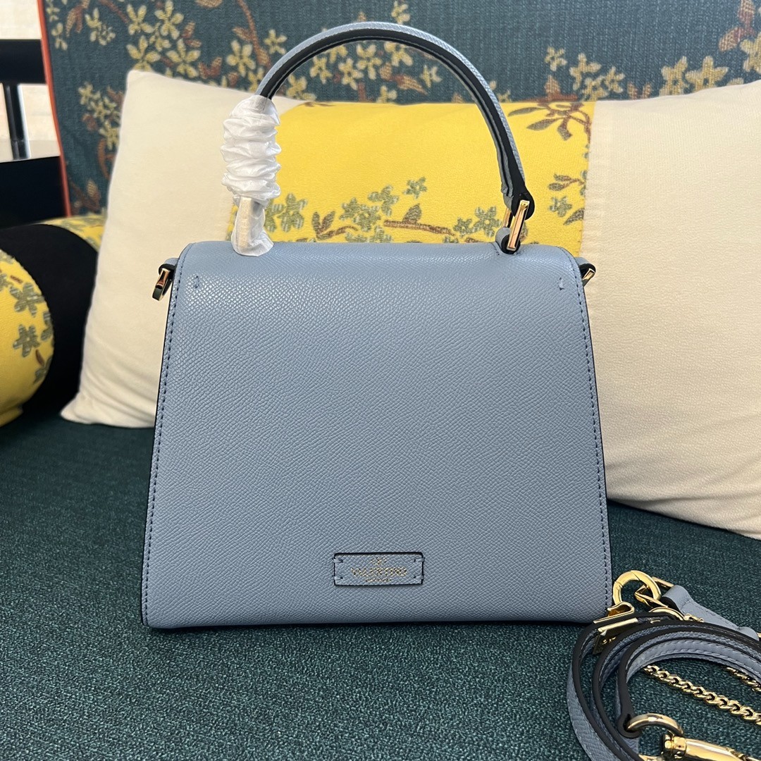 036 68123192 size 22x17x9cm