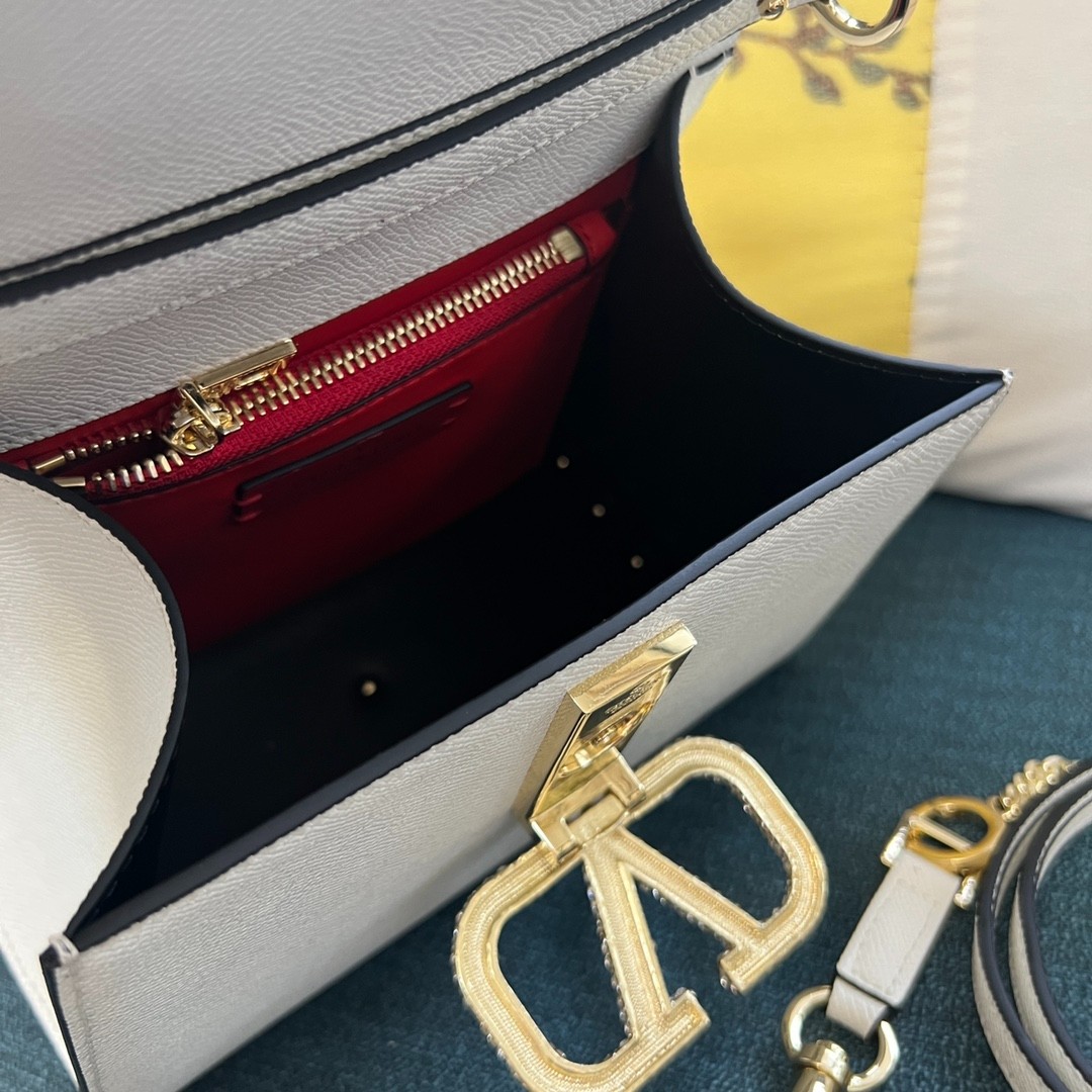 035 68123192 size 22x17x9cm