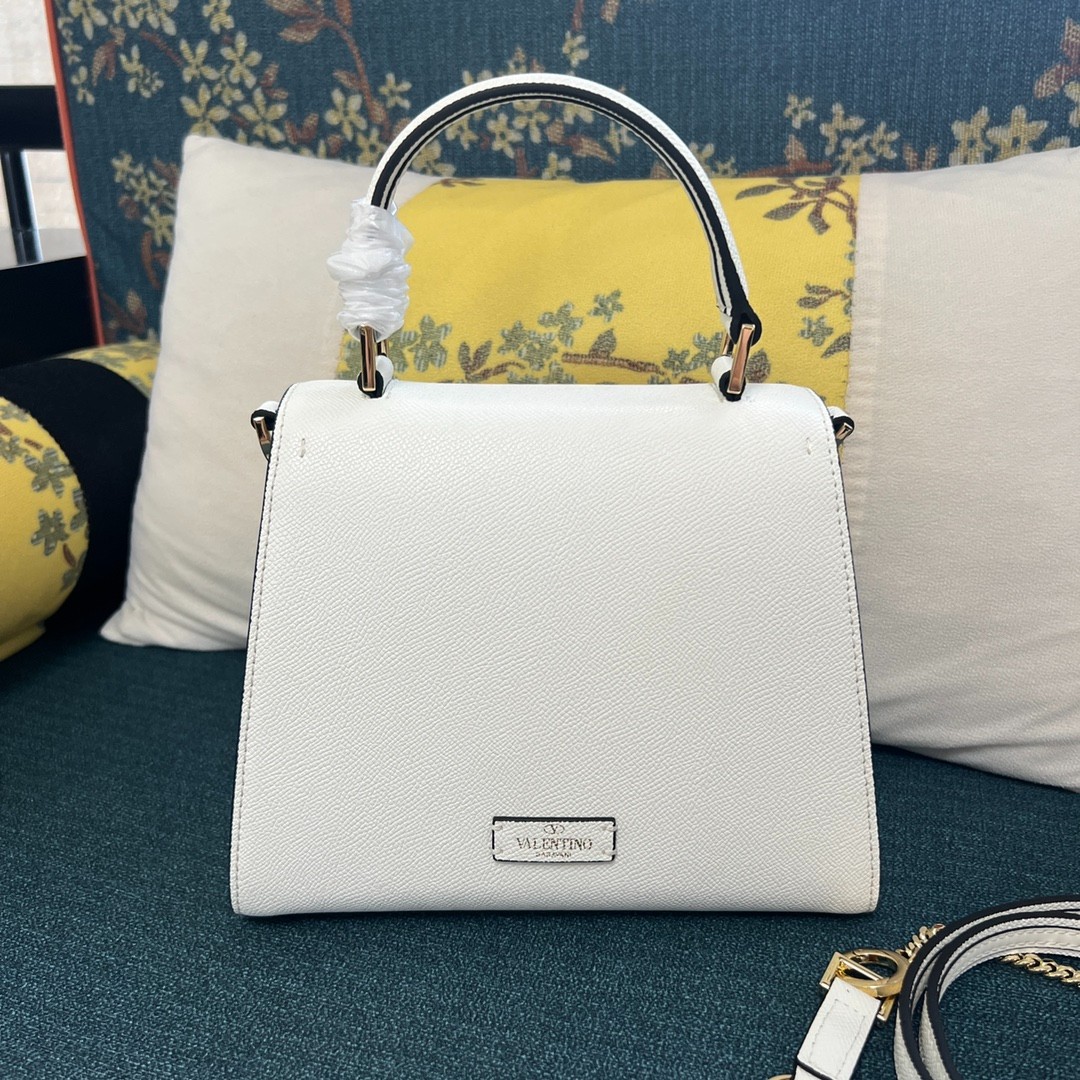 035 68123192 size 22x17x9cm