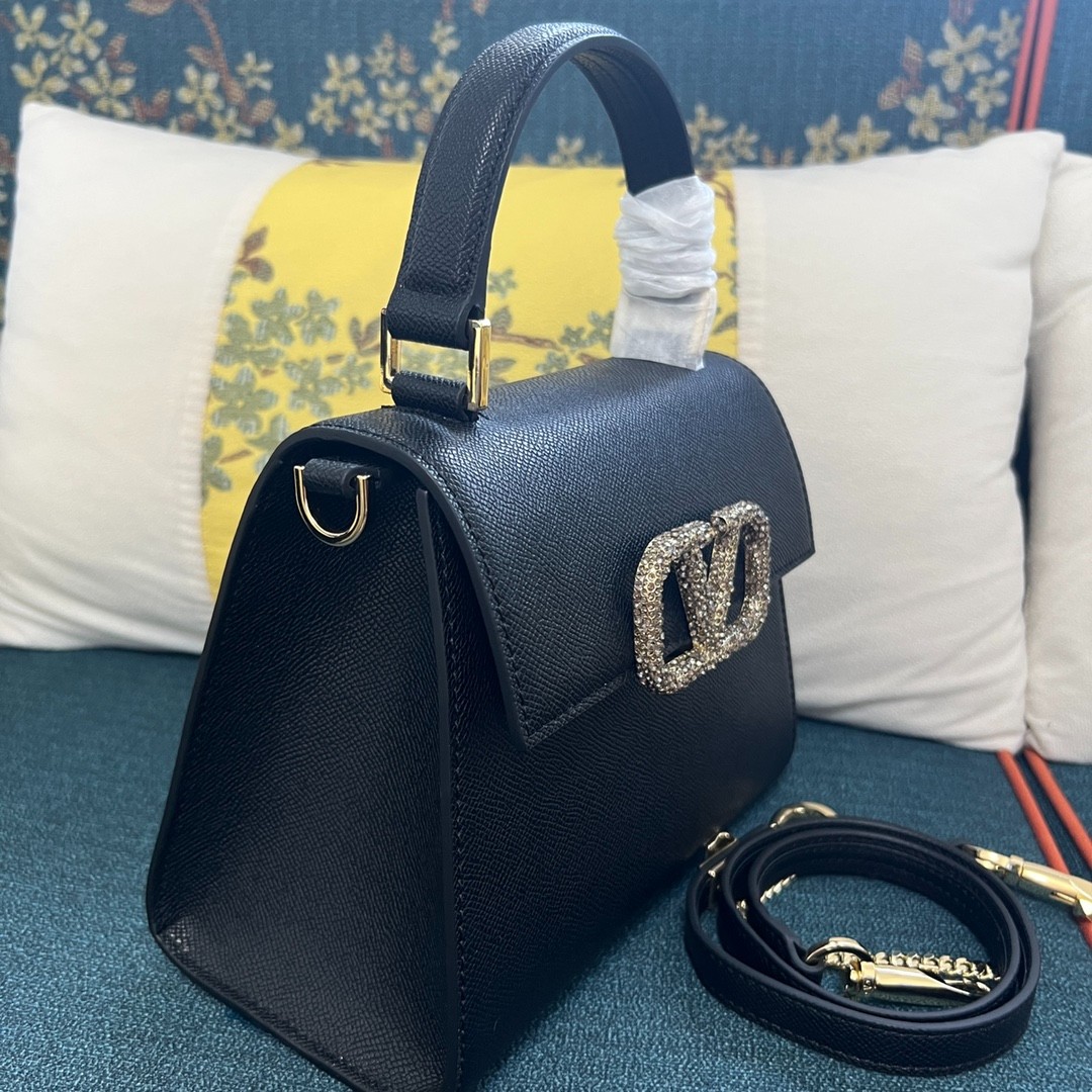 033 68123192 size 22x17x9cm
