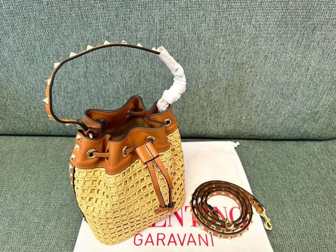 027 64123198 size 16x18x11cm