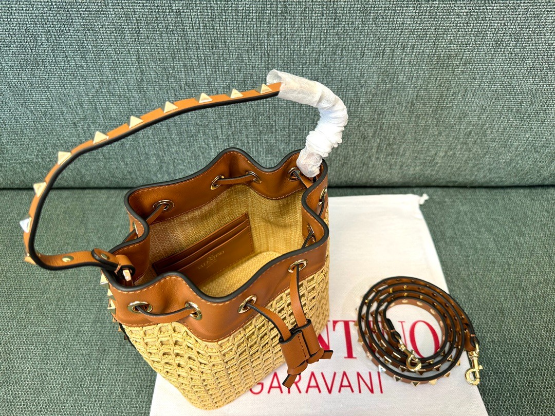 027 64123198 size 16x18x11cm