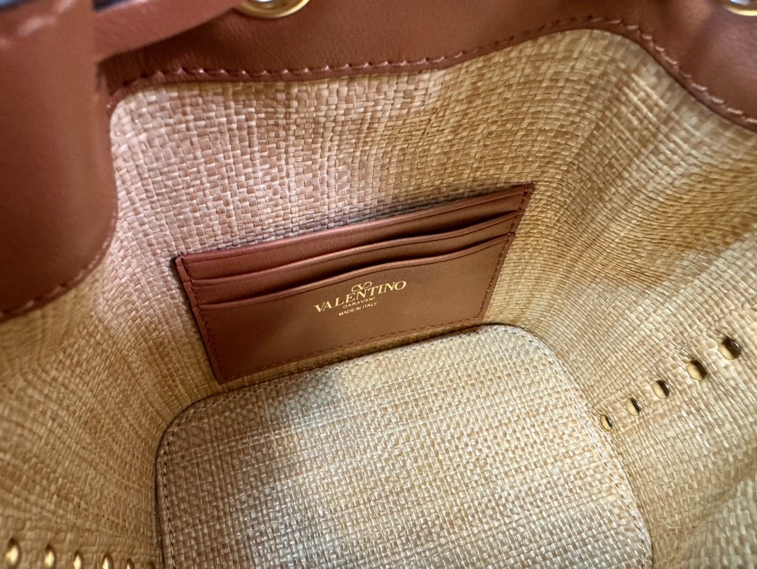 027 64123198 size 16x18x11cm