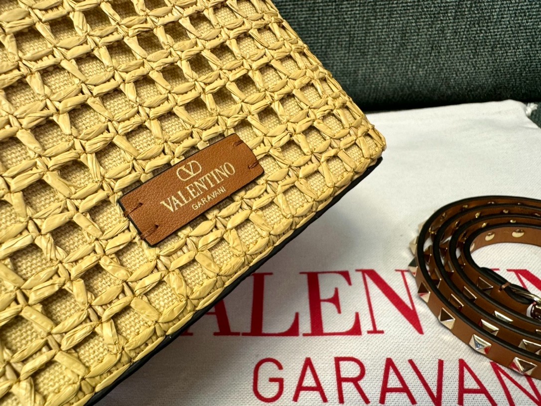 027 64123198 size 16x18x11cm