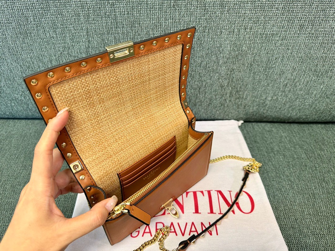 025 70123202 size 18.5x12x4cm