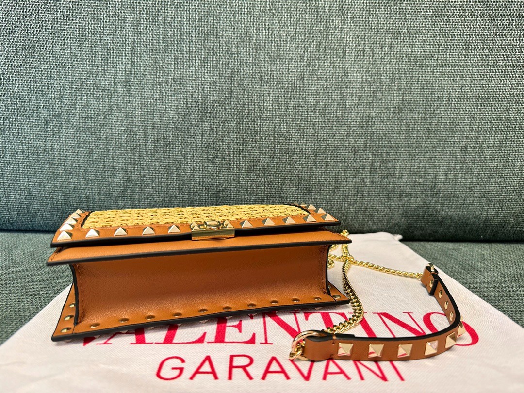 025 70123202 size 18.5x12x4cm