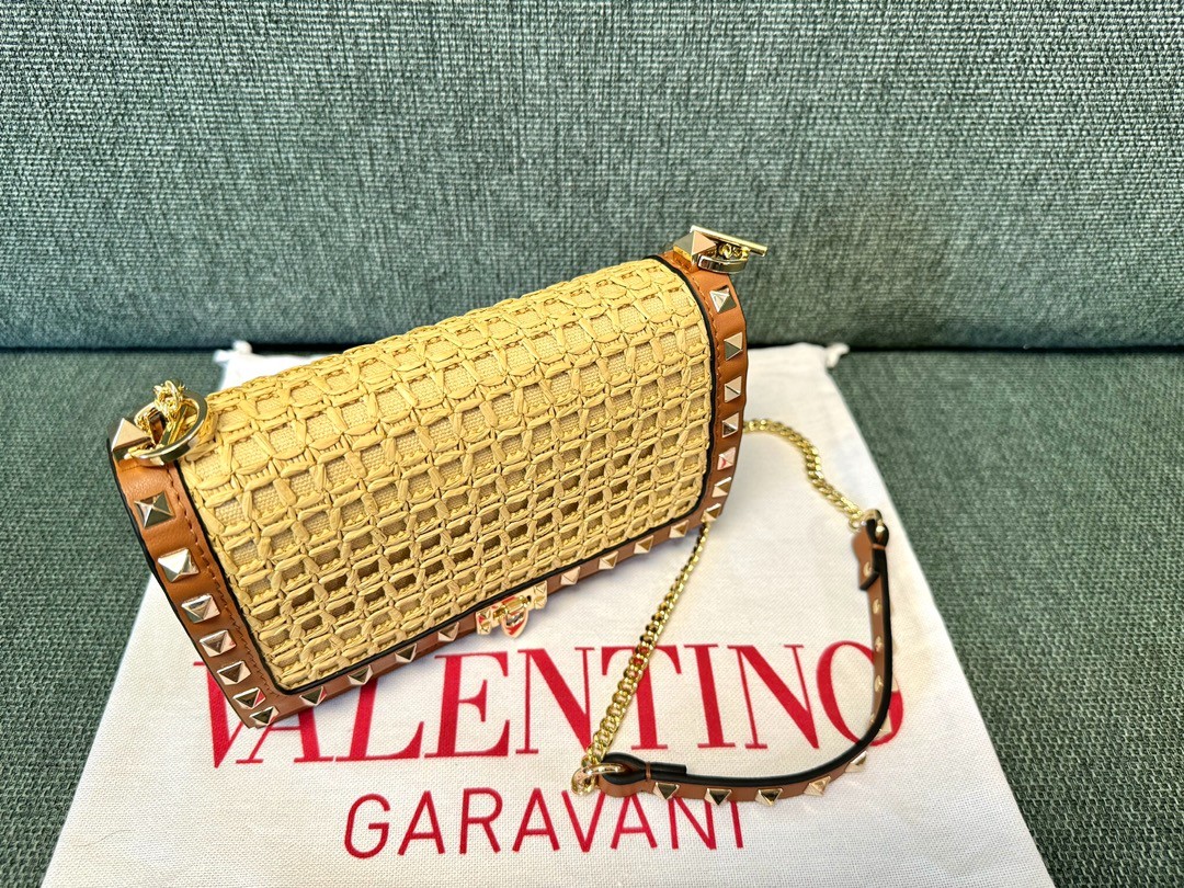 025 70123202 size 18.5x12x4cm