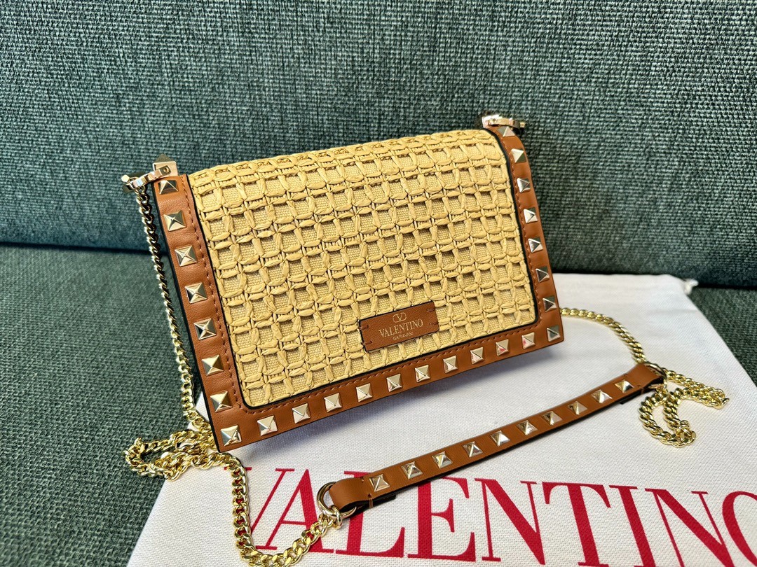 025 70123202 size 18.5x12x4cm