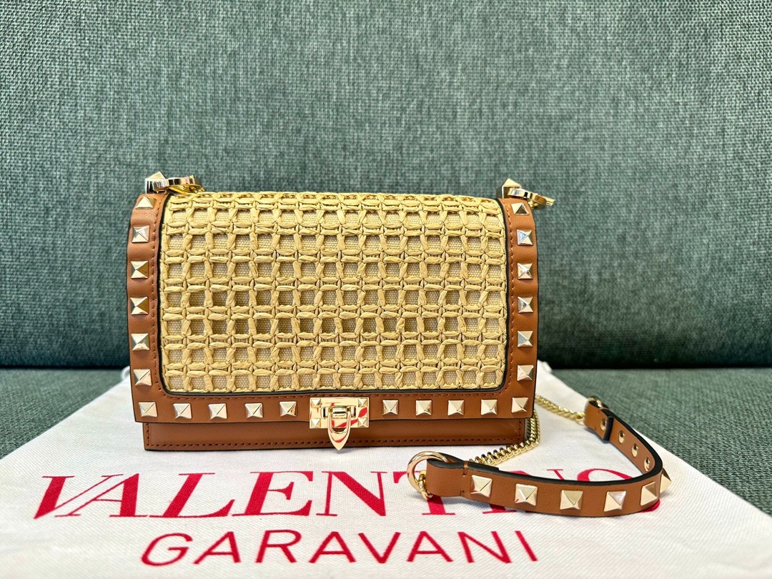 025 70123202 size 18.5x12x4cm