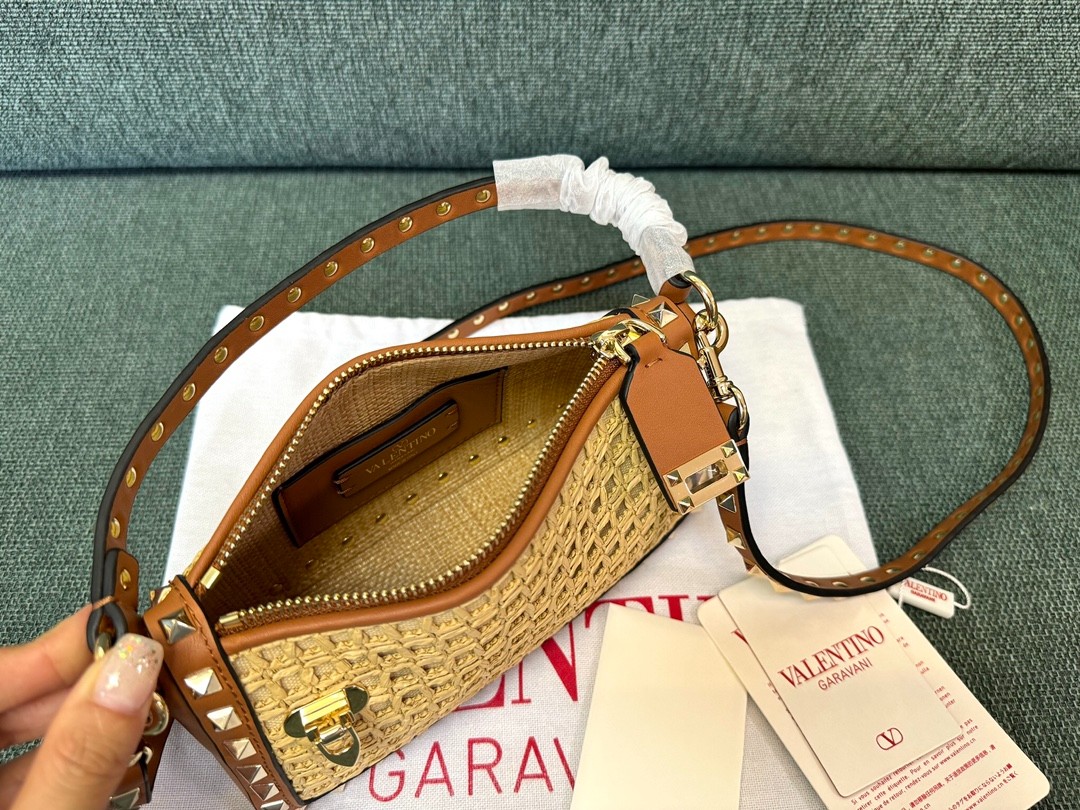 024 70123202 size 19x13x7cm