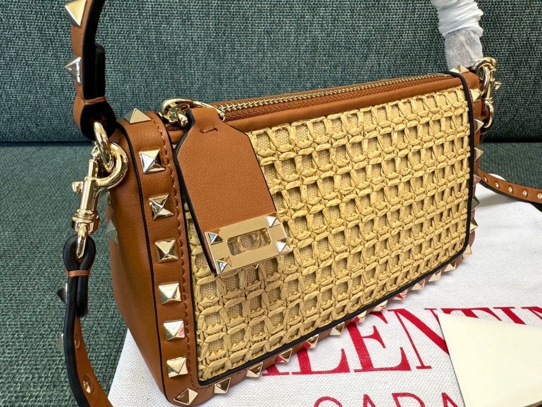 024 70123202 size 19x13x7cm