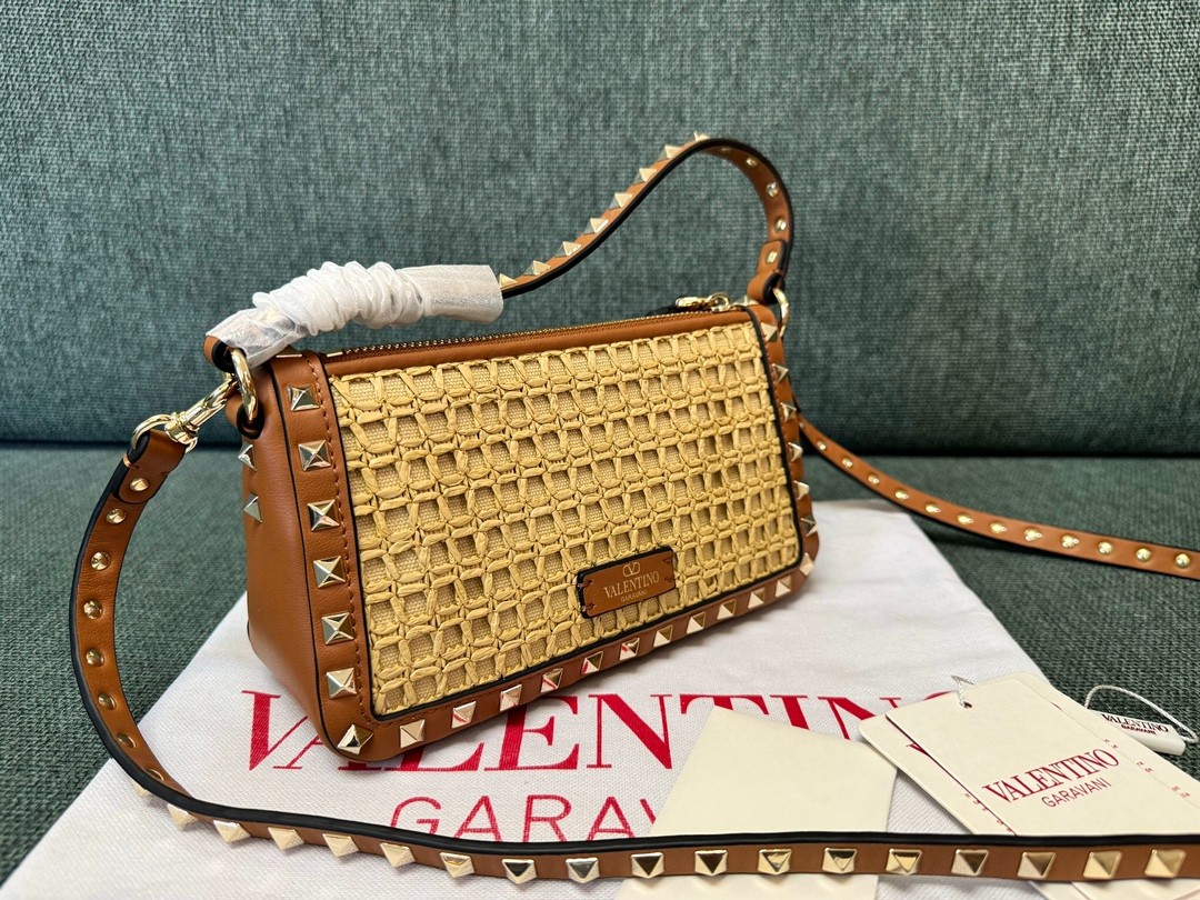 024 70123202 size 19x13x7cm