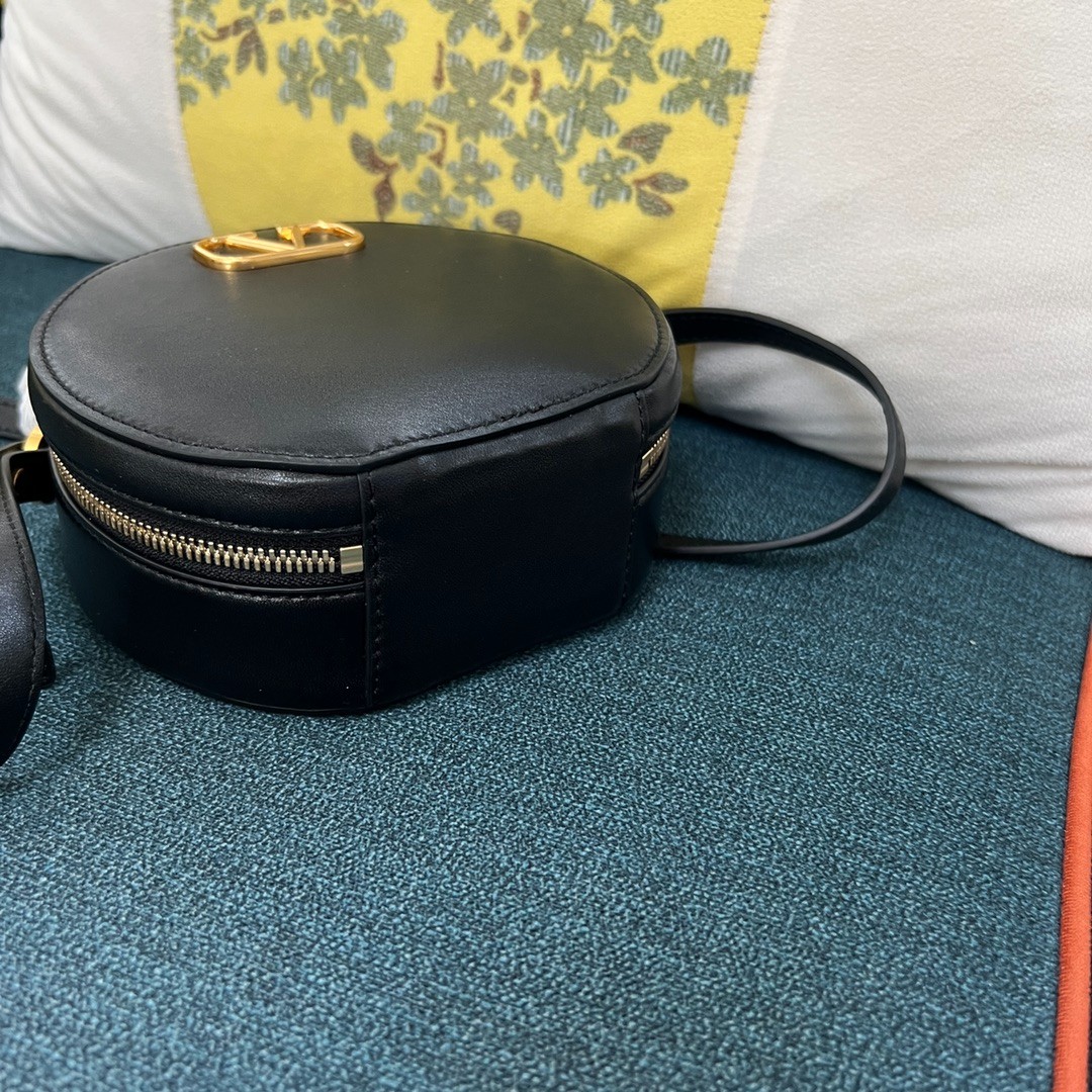 015 63123197 size 16x15x6.5cm