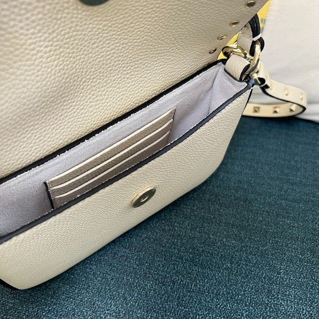 005 57123169 size 19x13.5x3cm