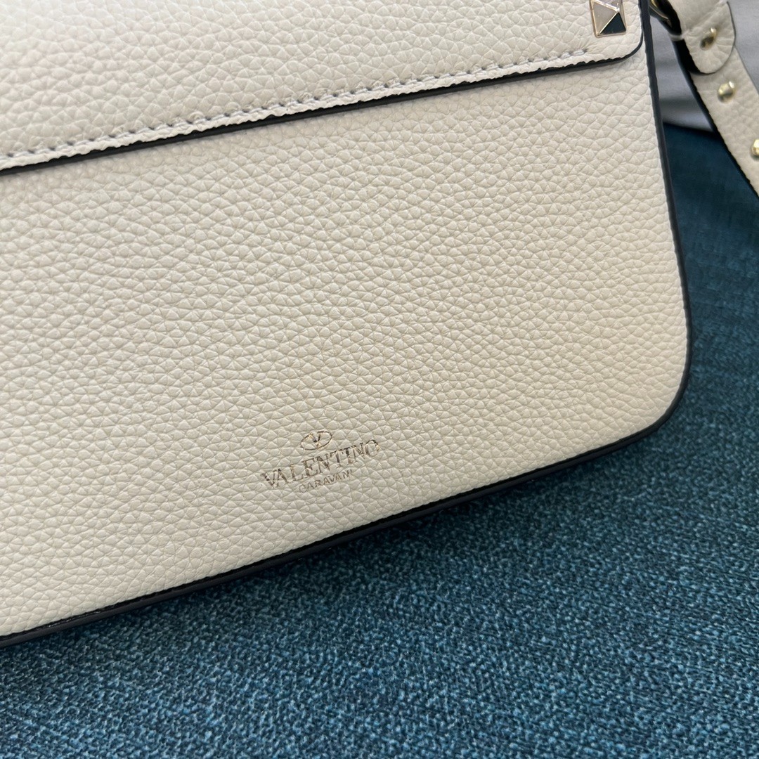 005 57123169 size 19x13.5x3cm