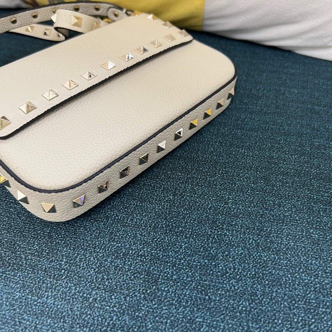 005 57123169 size 19x13.5x3cm