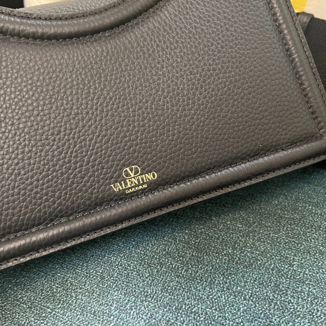 004 68123199 size 24×14.5x8cm