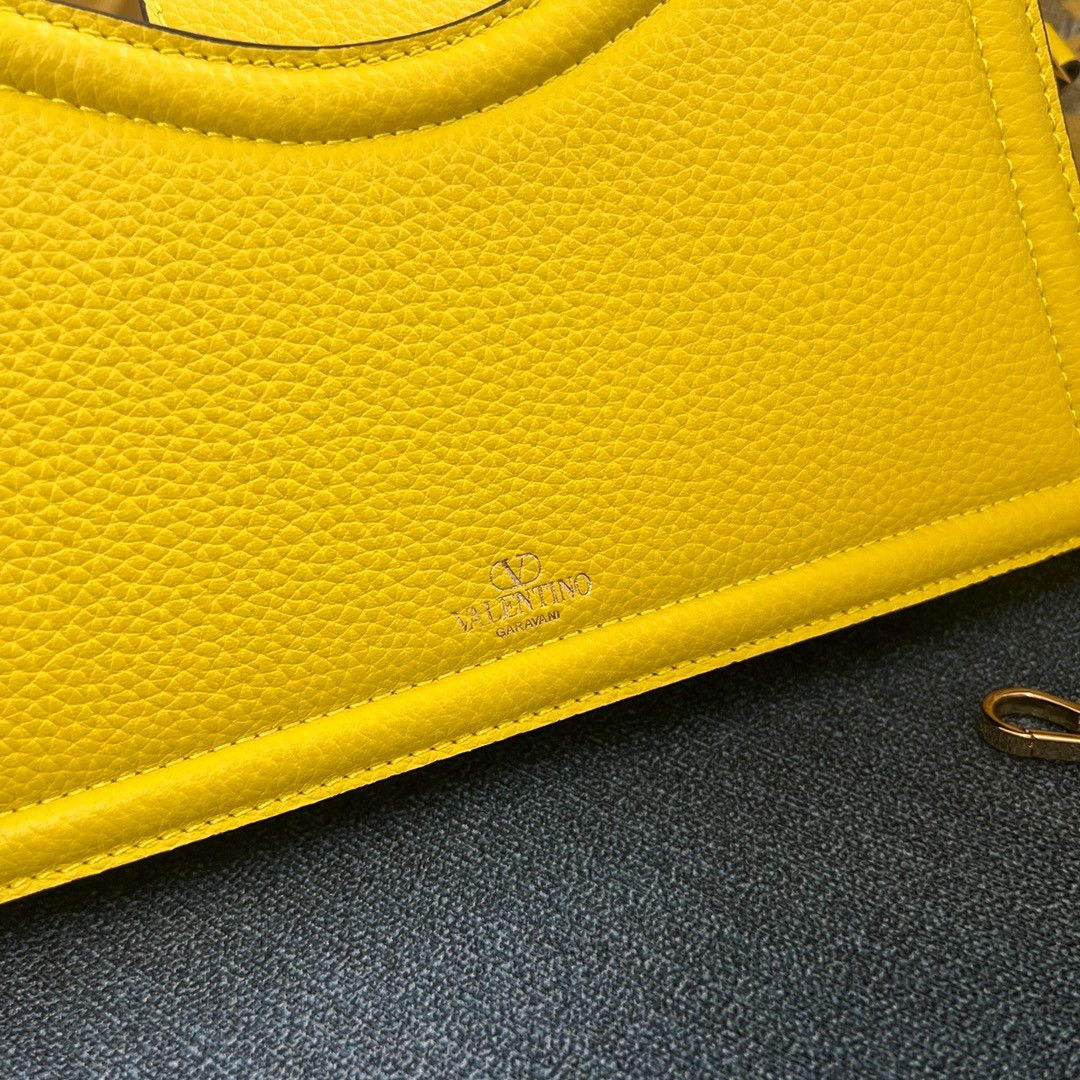 003 68123199 size 24×14.5x8cm