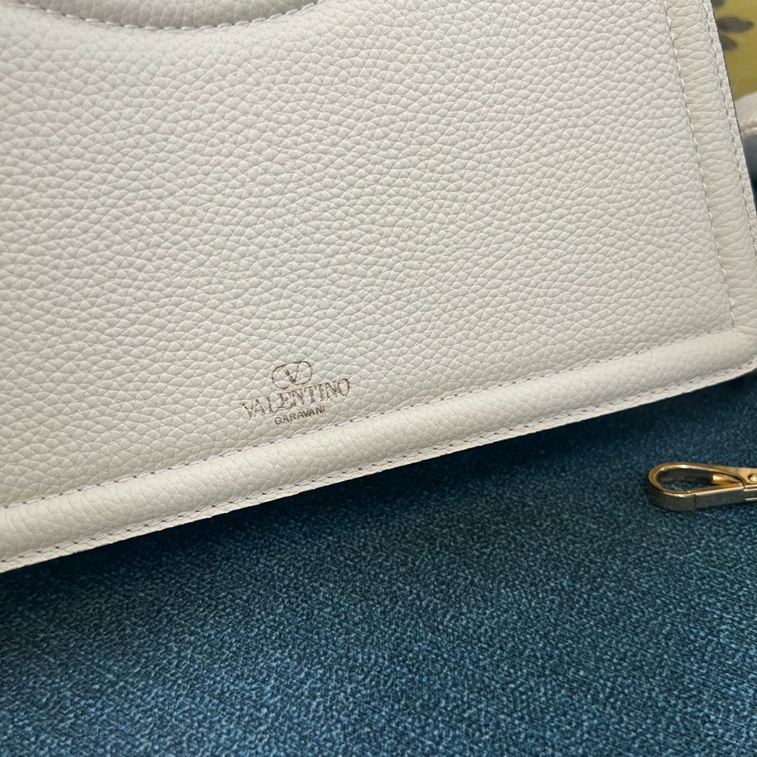 001 68123199 size 24×14.5x8cm