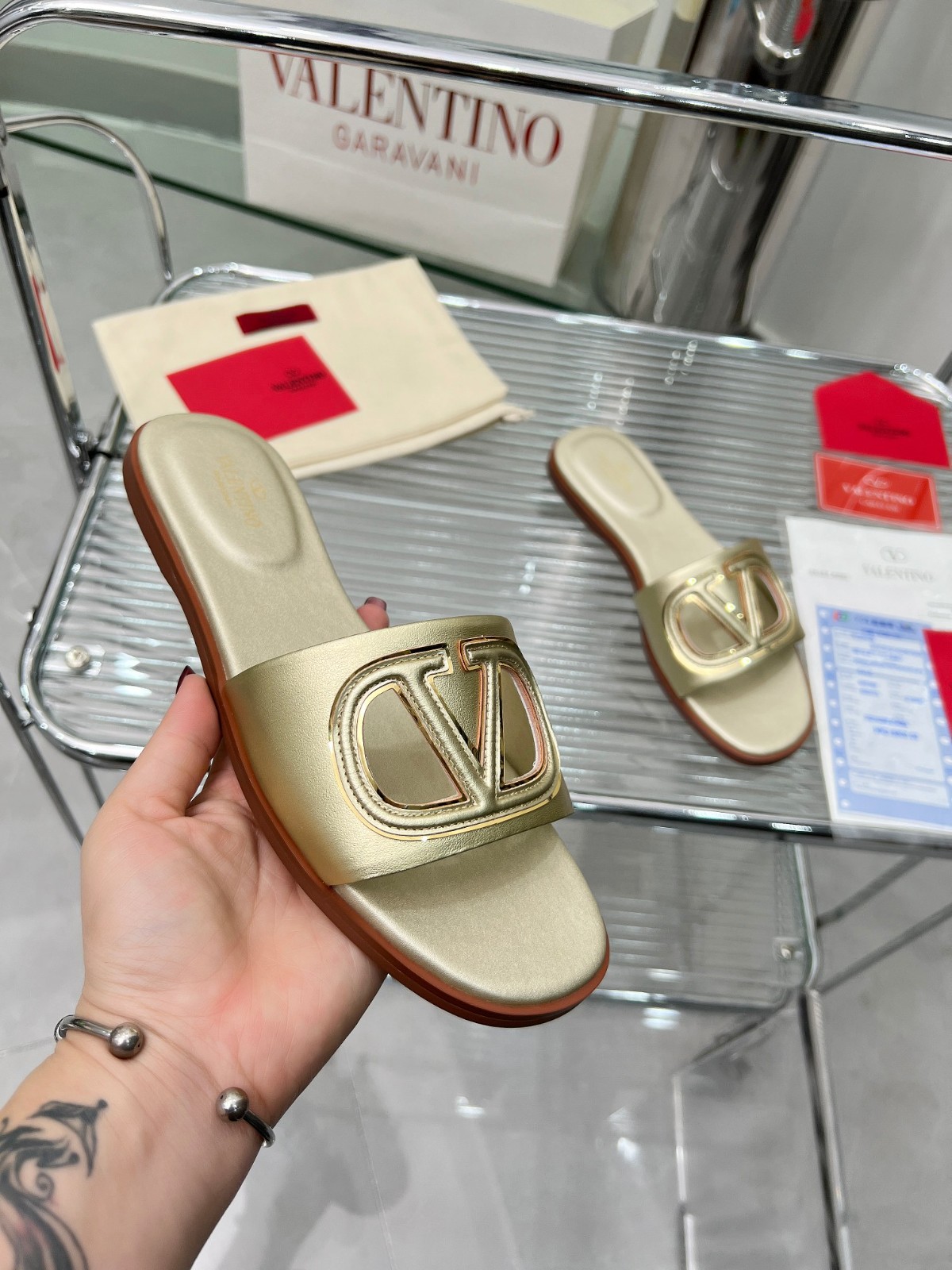 050 24123115 size 35-42