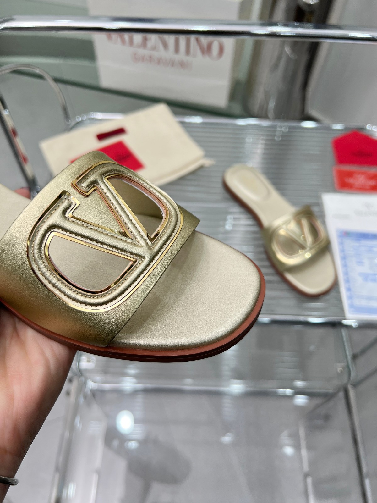 050 24123115 size 35-42