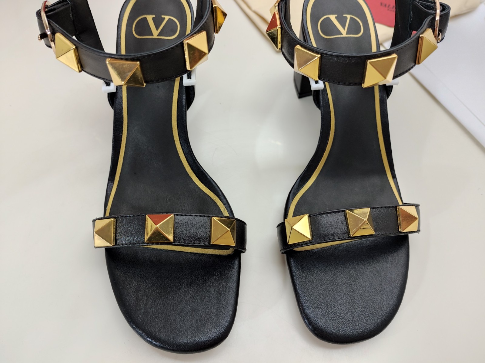 025 26123112 size 35-42
