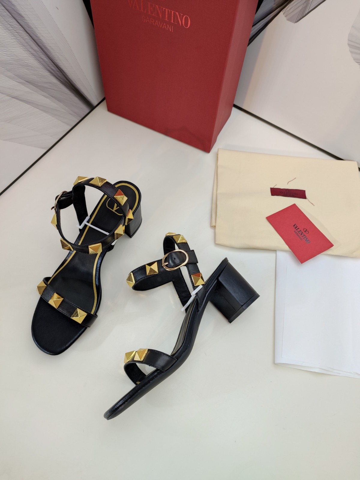 025 26123112 size 35-42