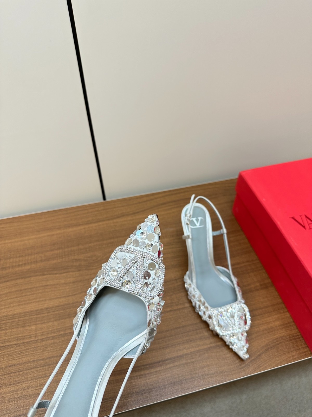 015 40123132 size 35-41