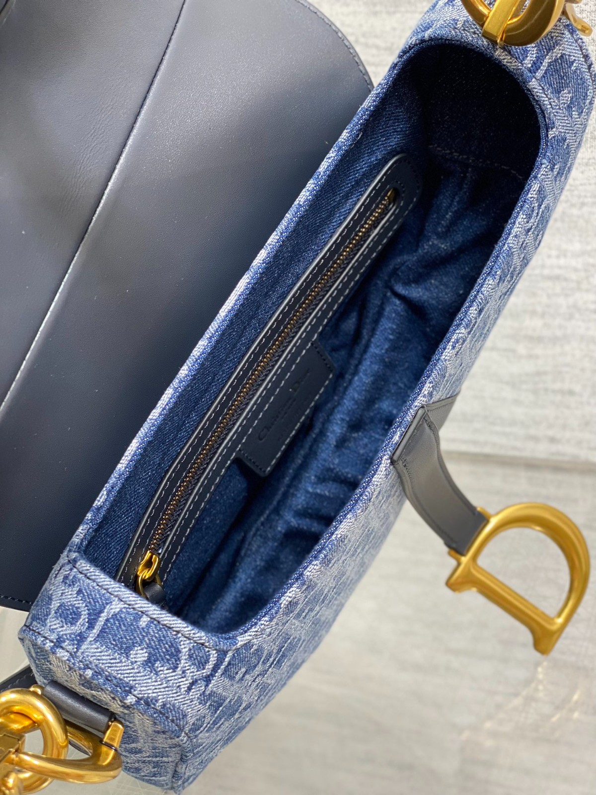 063 68123201 size 25.5x6.5x20cm