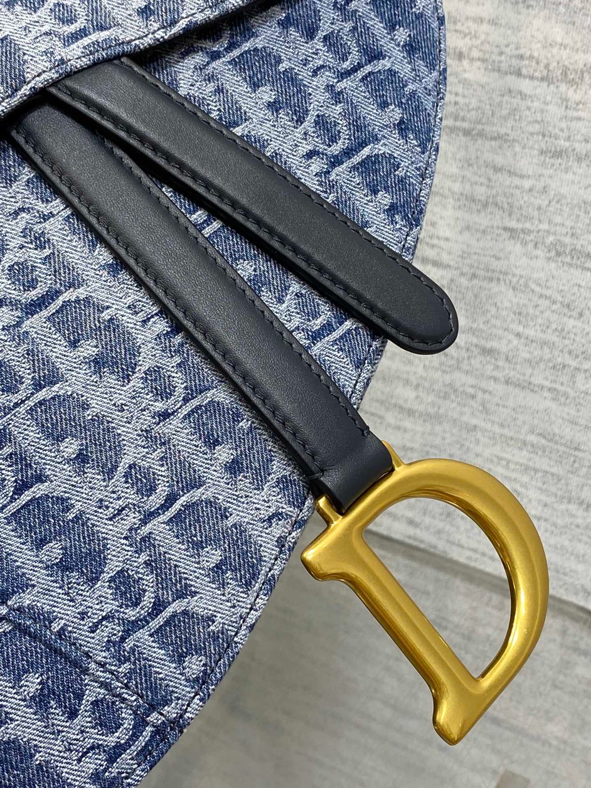 063 68123201 size 25.5x6.5x20cm
