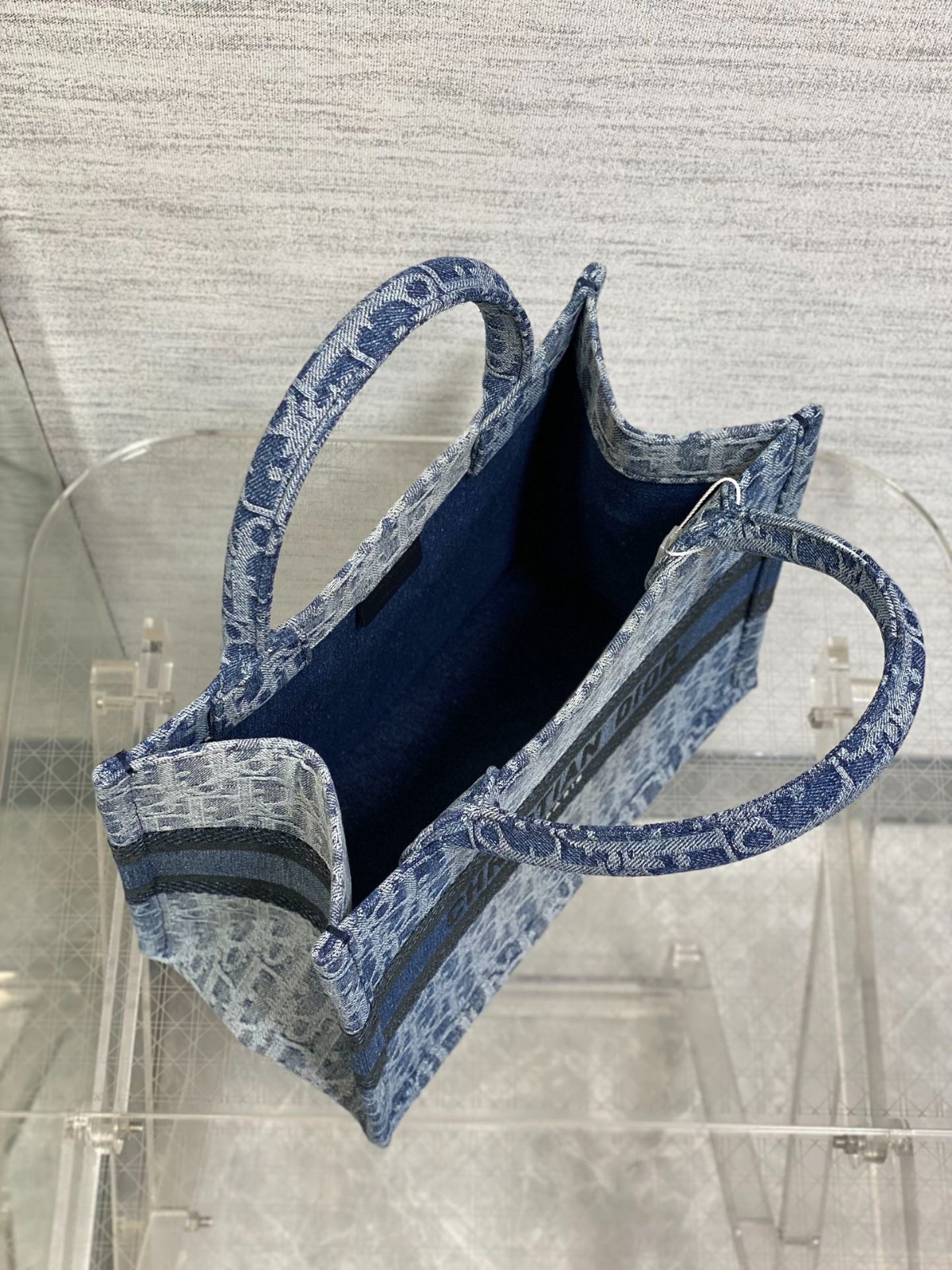 062 48123152 size 26x8x22cm