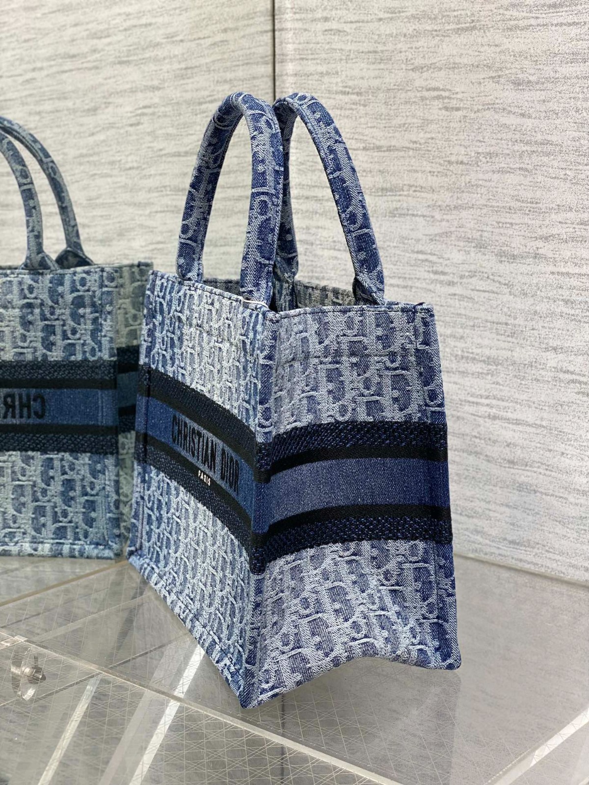 062 48123152 size 26x8x22cm