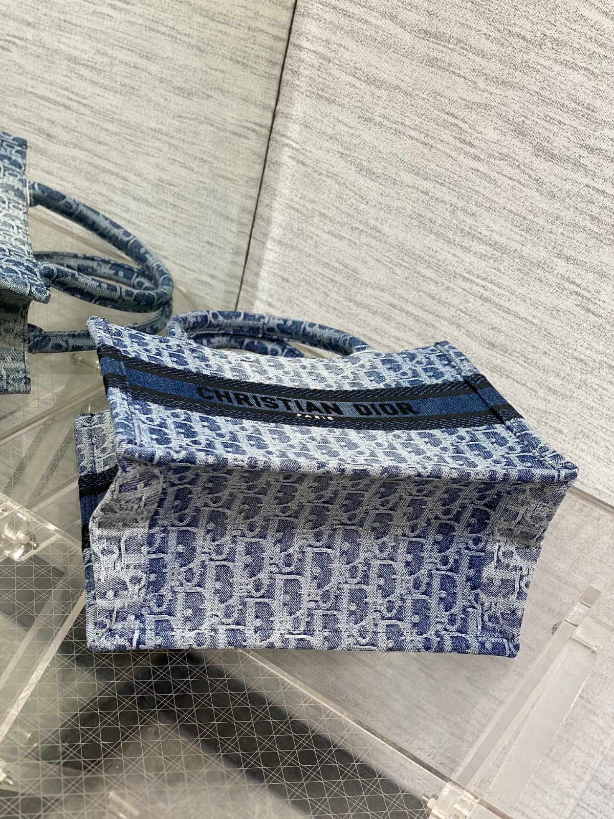 062 48123152 size 26x8x22cm