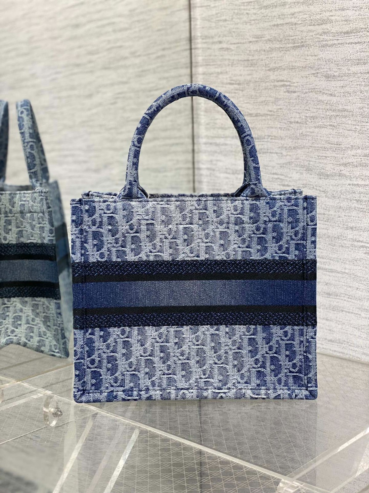 062 48123152 size 26x8x22cm
