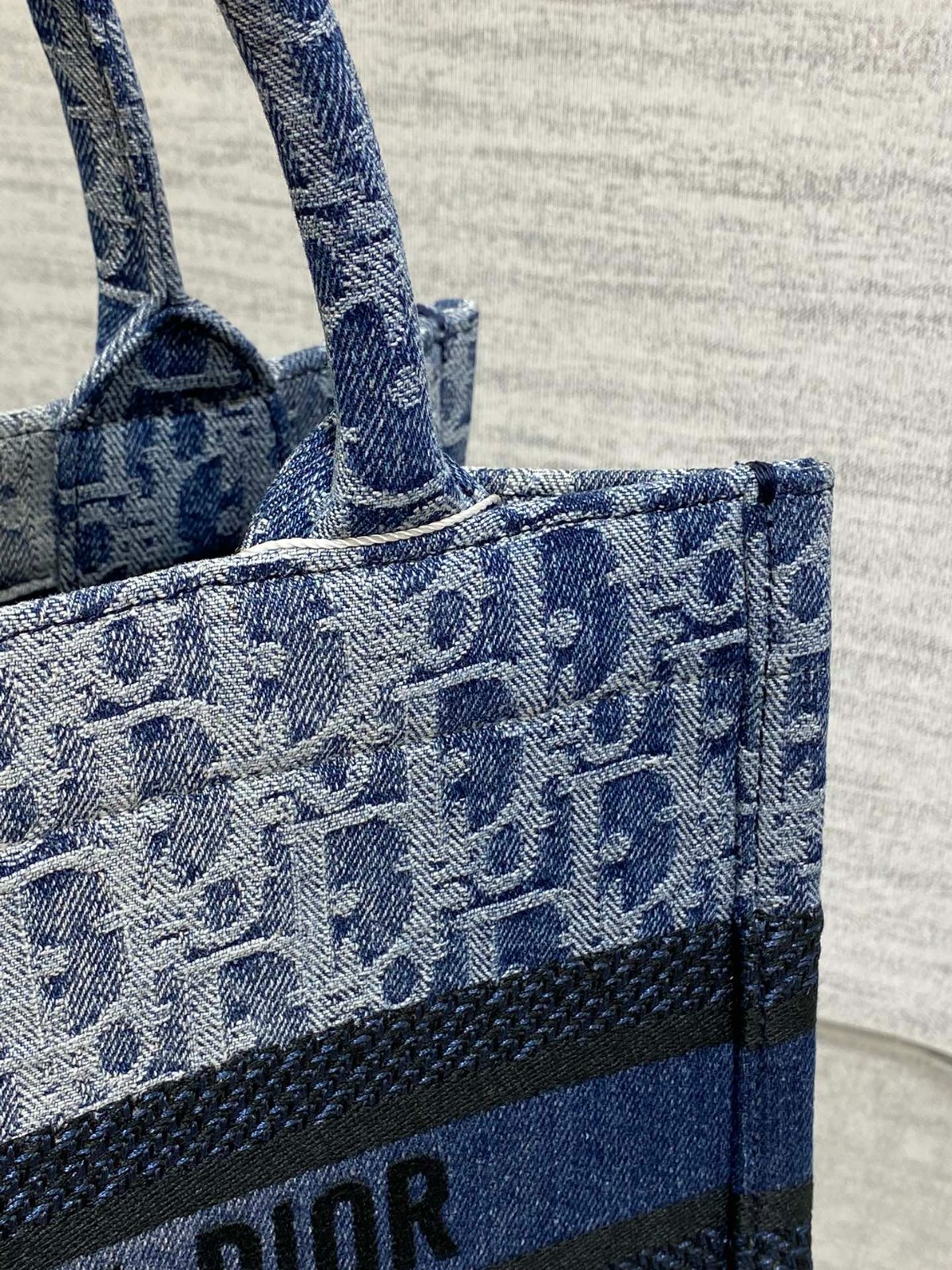 062 48123152 size 26x8x22cm