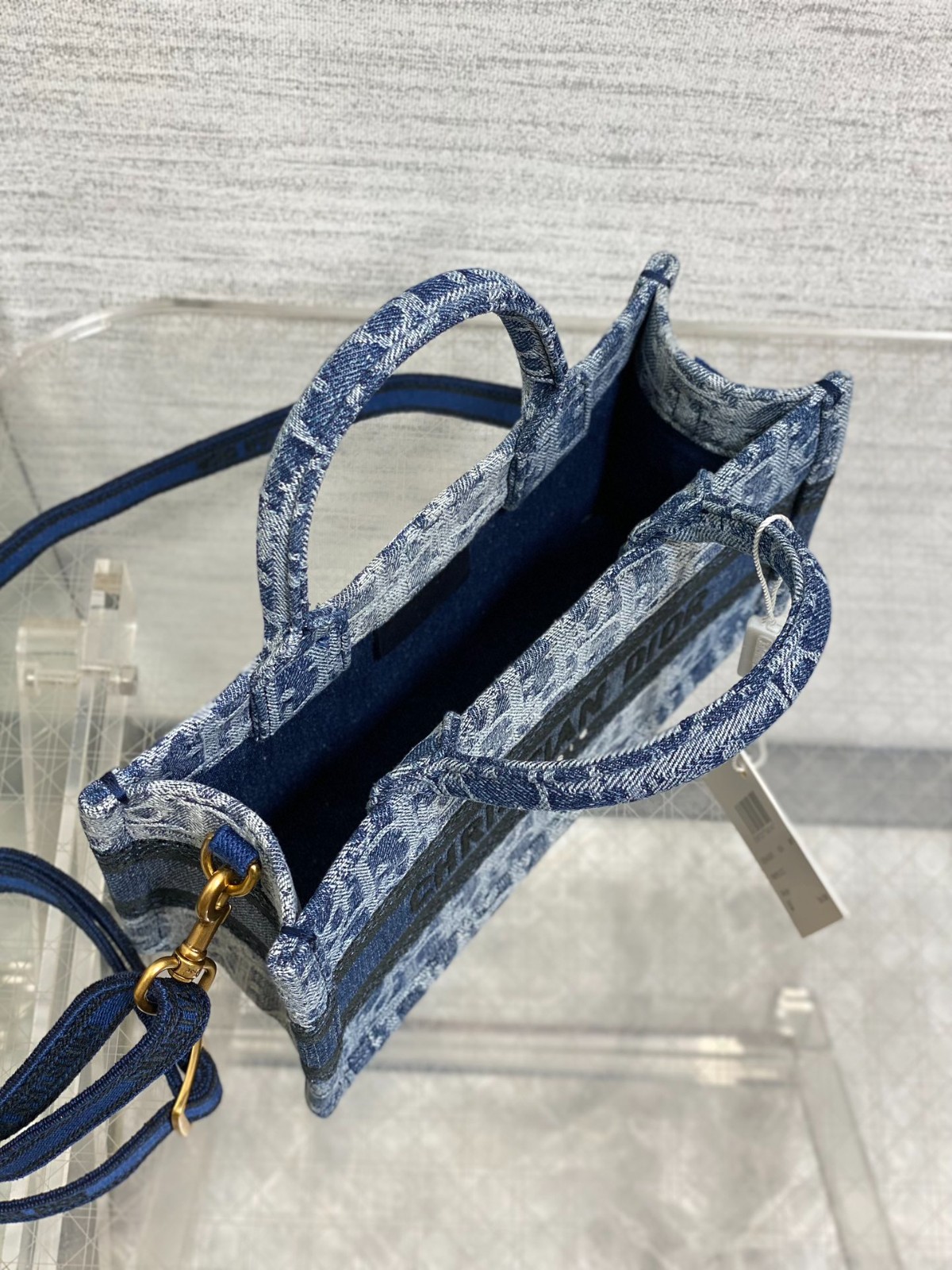 061 48123152 size 21.5x13x7.5cm