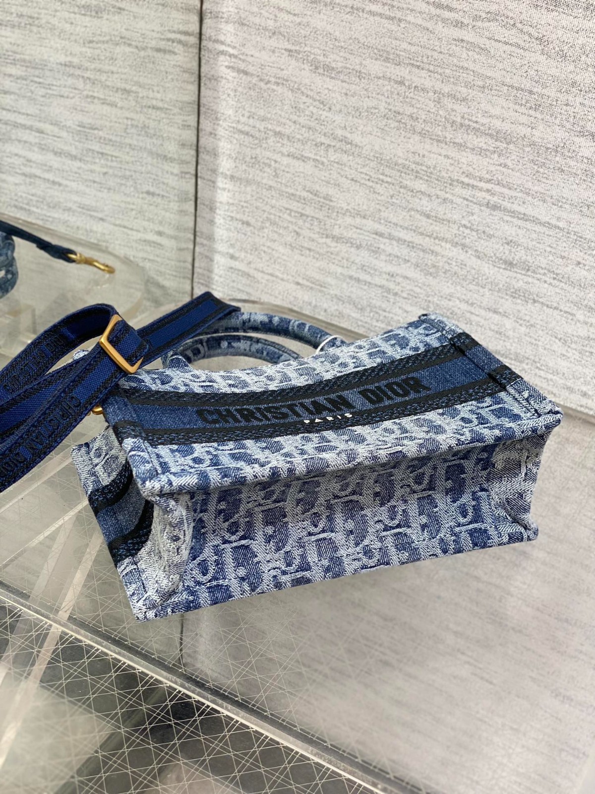 061 48123152 size 21.5x13x7.5cm