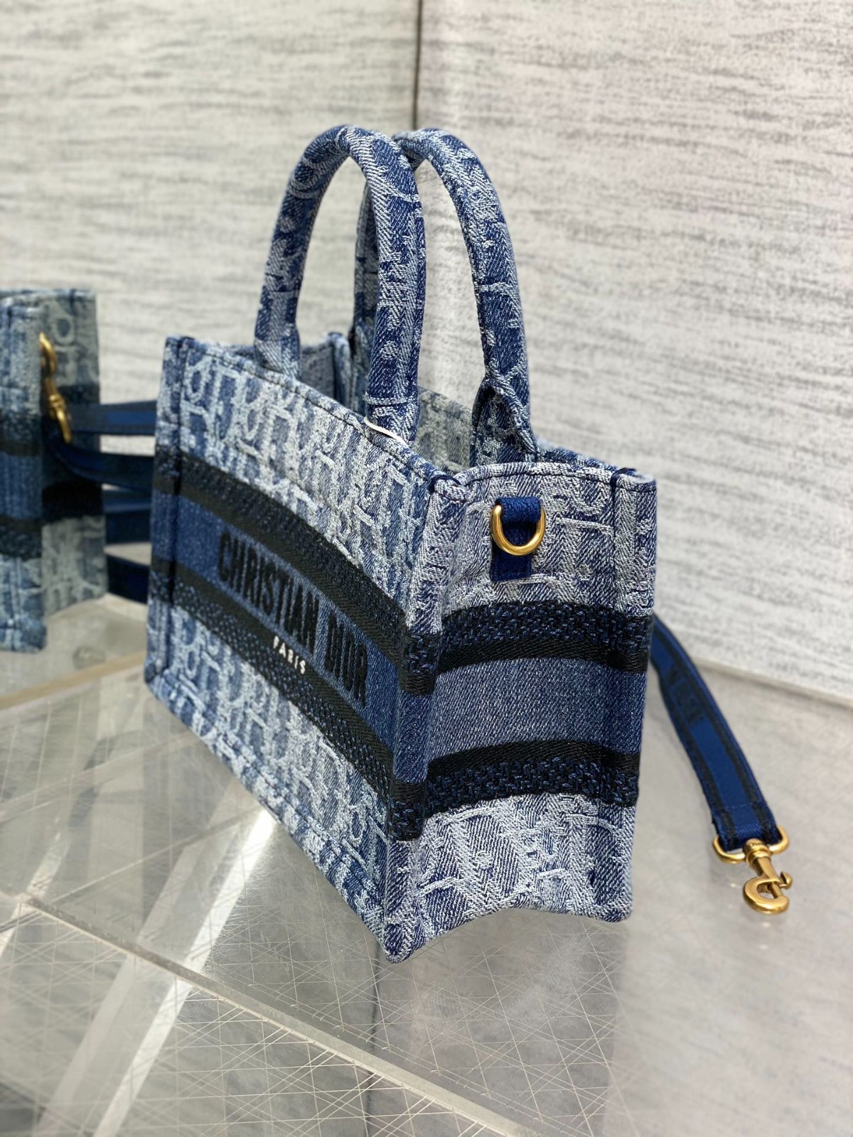 061 48123152 size 21.5x13x7.5cm