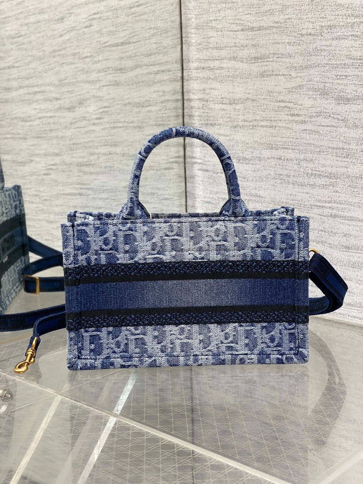 061 48123152 size 21.5x13x7.5cm