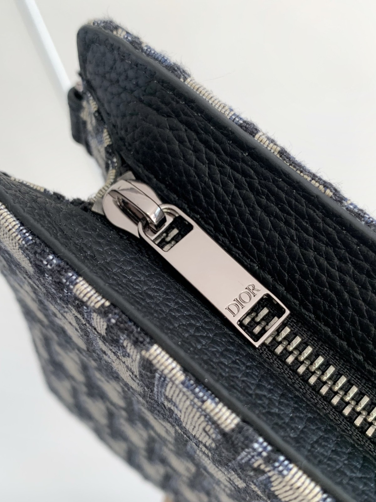 040 36123131 size 27x19.5x6cm